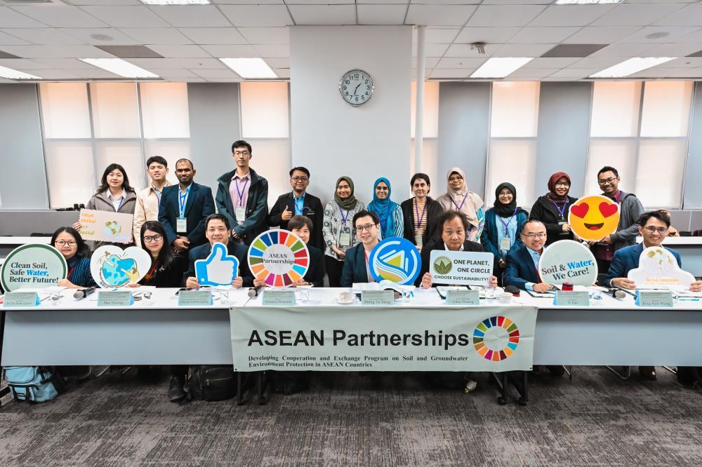 圖4 研究競賽圓桌論壇下午場次合影